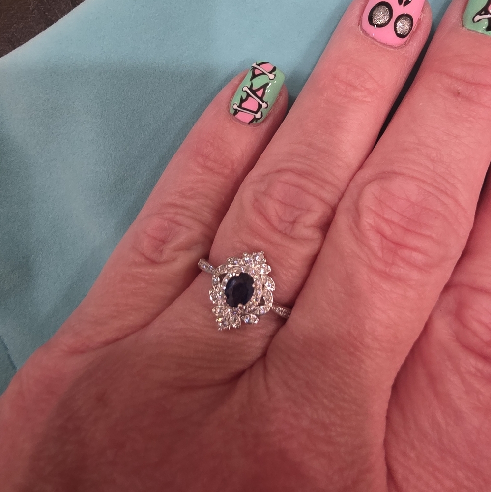 Elegant Saphhire Gemstone Ring